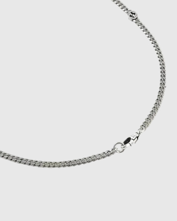 Detailed view of the secure hallmarked lobster clasp fastening on the Aerion Marmont heavy 925 silver chain bracelet.
